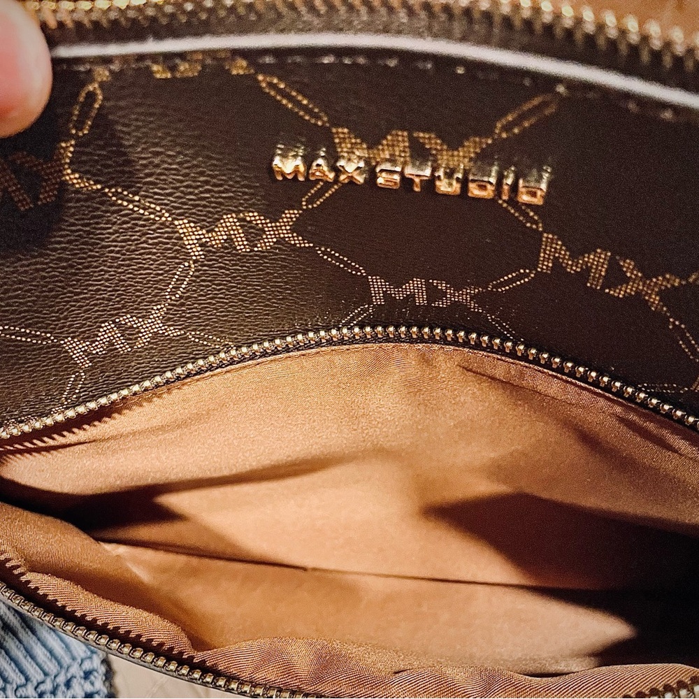 Max Studio M/L crossbody NWT - Picture 12 of 12